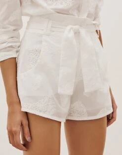 Mara Shorts - Off White -Women Clothing Sales MARASHORT DETAIL 1pg