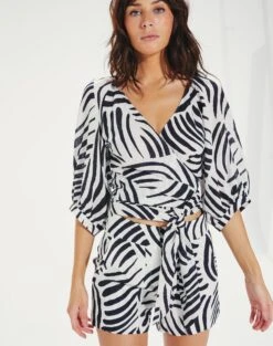 Norman Long Sleeve Blouse - Siona -Women Clothing Sales NormanLongSleeveBlouse detail 1 52ea3a45 e3b3 421e 9996 77983fd53113