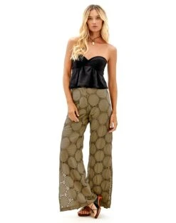 Iris Top - Black -Women Clothing Sales black iris top pistchio eter pants 49bb62c3 a6b4 41ef b1ea fcfb70fbffbb